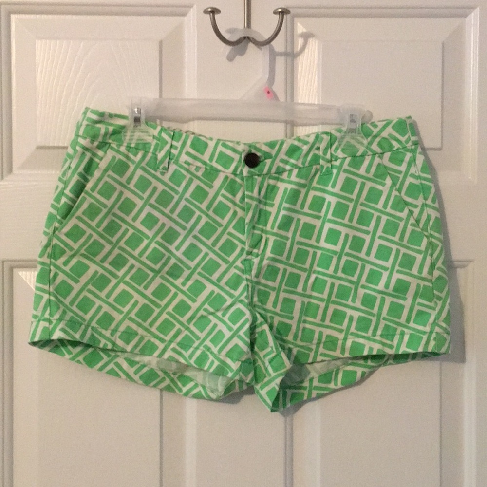  Women’s shorts- Green Pattern